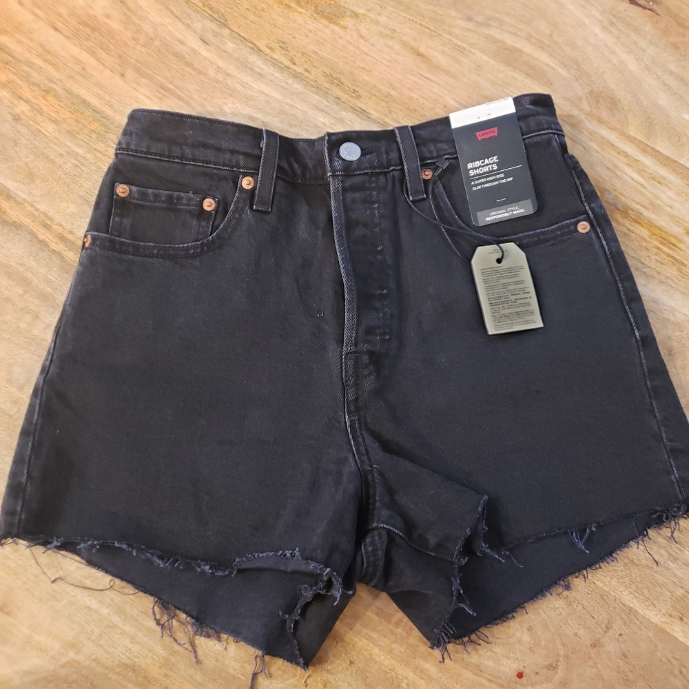 Levi's Premium Women's Ribcage Super High Rise Short Size 28